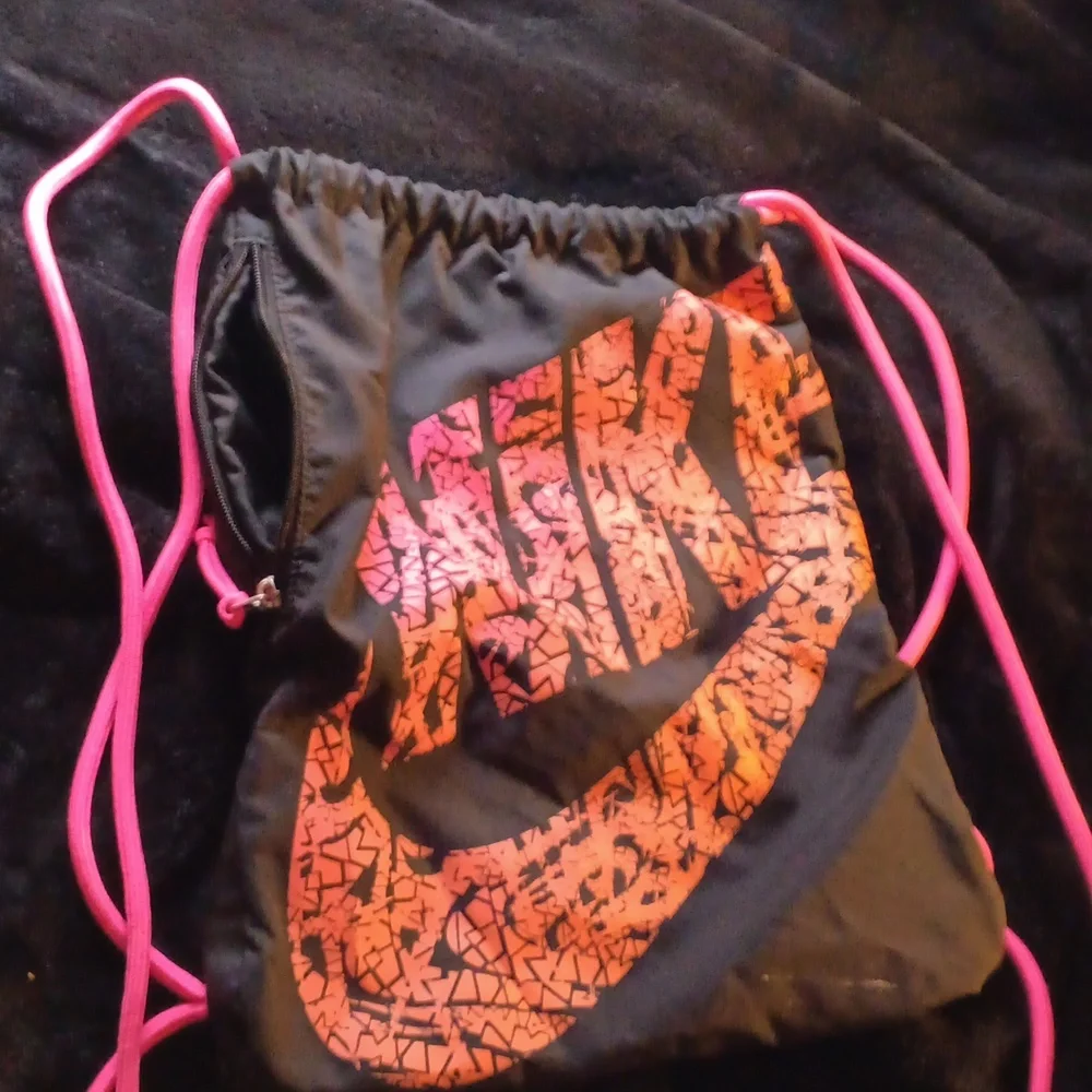 Nike pull string bag - Picture 3 of 5